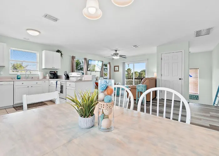 Beachside Serenity Escape - Private 3Br And 2Ba, Dog Friendly Duplex Oasis, Steps To Shore!