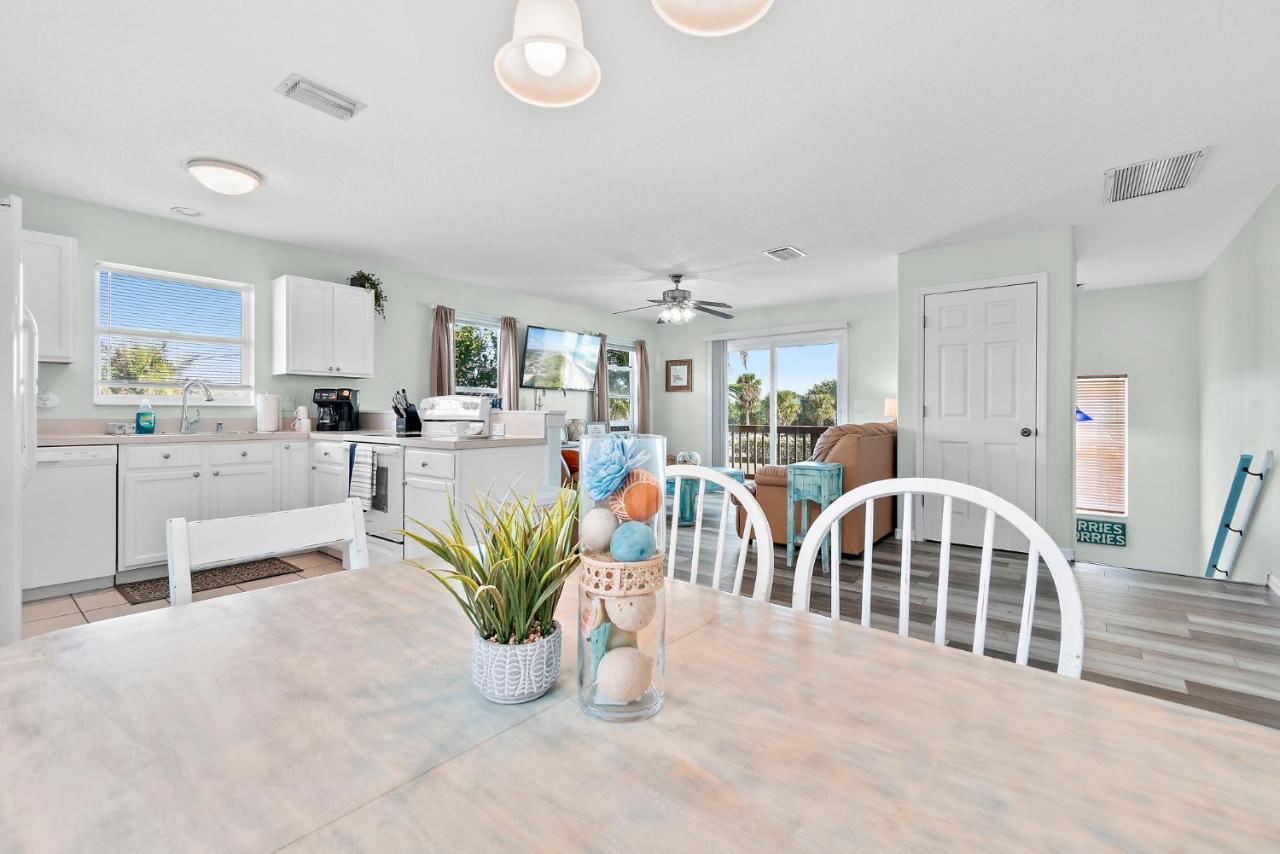 Beachside Serenity Escape - Private 3br And 2ba, Dog Friendly Duplex Oasis, Steps To Shore! Hébergement de vacances Melbourne