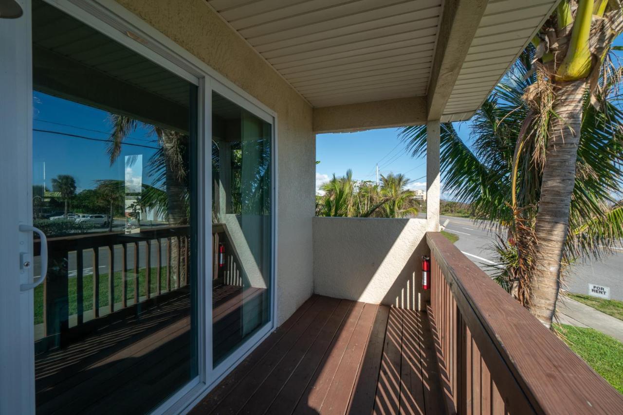 Beachside Serenity Escape - Private 3br And 2ba, Dog Friendly Duplex Oasis, Steps To Shore!