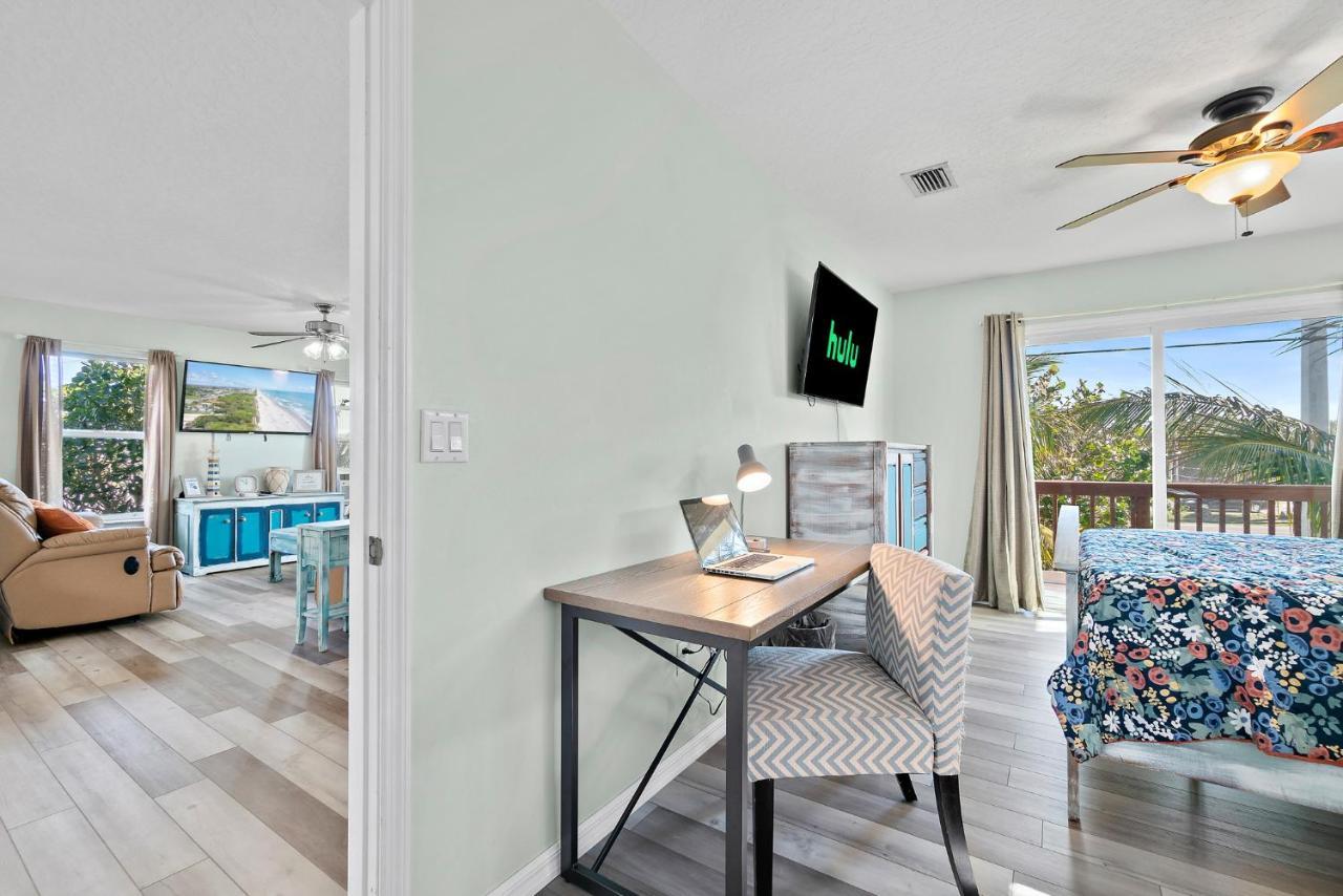 Hébergement de vacances Beachside Serenity Escape - Private 3br And 2ba, Dog Friendly Duplex Oasis, Steps To Shore! *