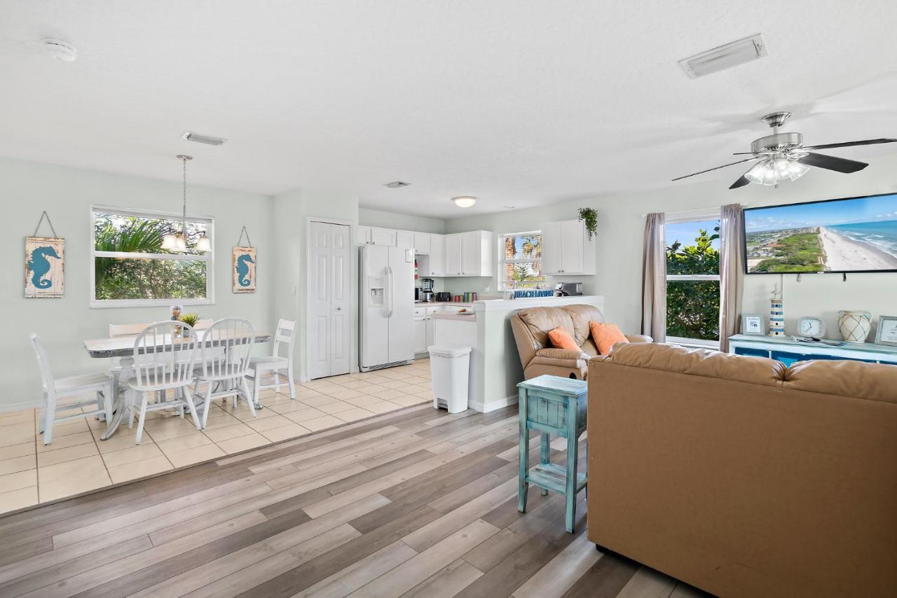 Beachside Serenity Escape - Private 3br And 2ba, Dog Friendly Duplex Oasis, Steps To Shore! Hébergement de vacances *