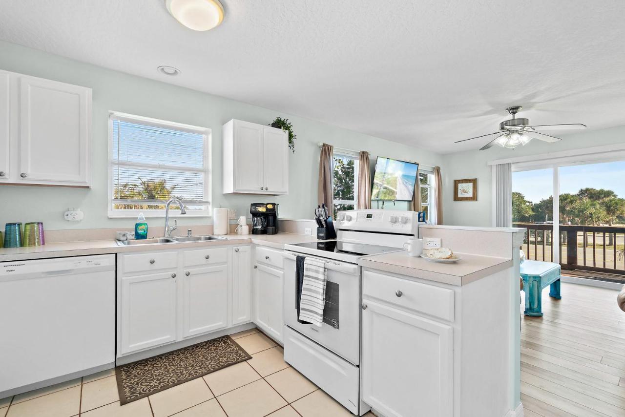 Beachside Serenity Escape - Private 3br And 2ba, Dog Friendly Duplex Oasis, Steps To Shore! Hébergement de vacances Melbourne