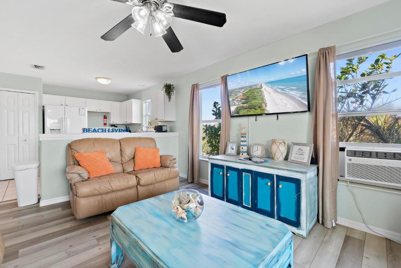 Beachside Serenity Escape - Private 3br And 2ba, Dog Friendly Duplex Oasis, Steps To Shore! *