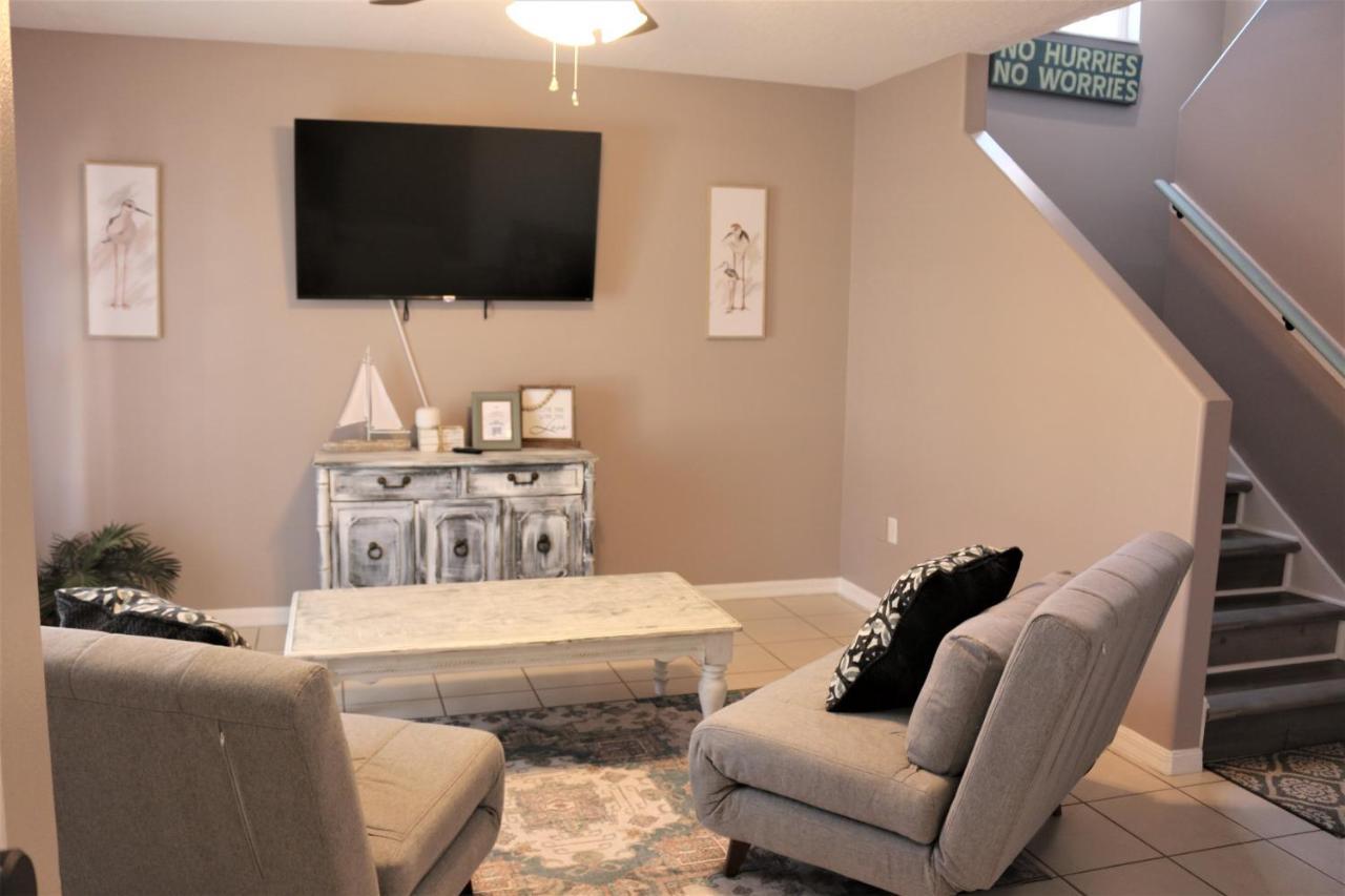 Beachside Serenity Escape - Private 3br And 2ba, Dog Friendly Duplex Oasis, Steps To Shore! Holiday home *